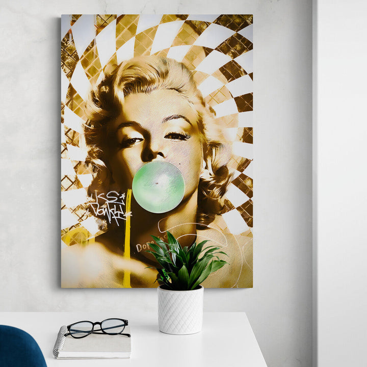 Golden Marilyn Monroe and Audrey Hepburn